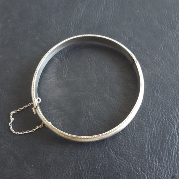 Vintage sterling bangle style bracelet